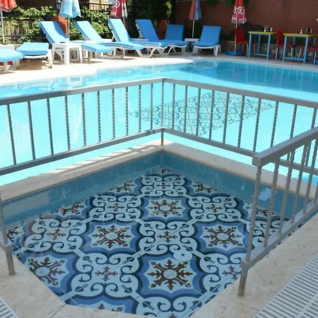 Hotel Kemalbutik 2*