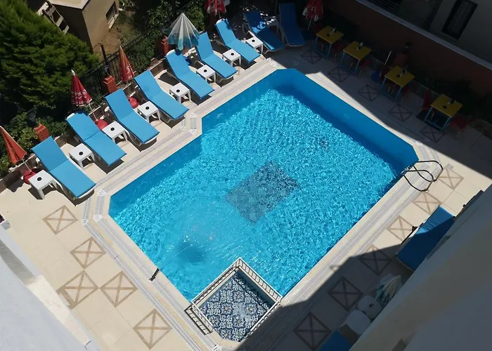 ホテル Kemalbutik