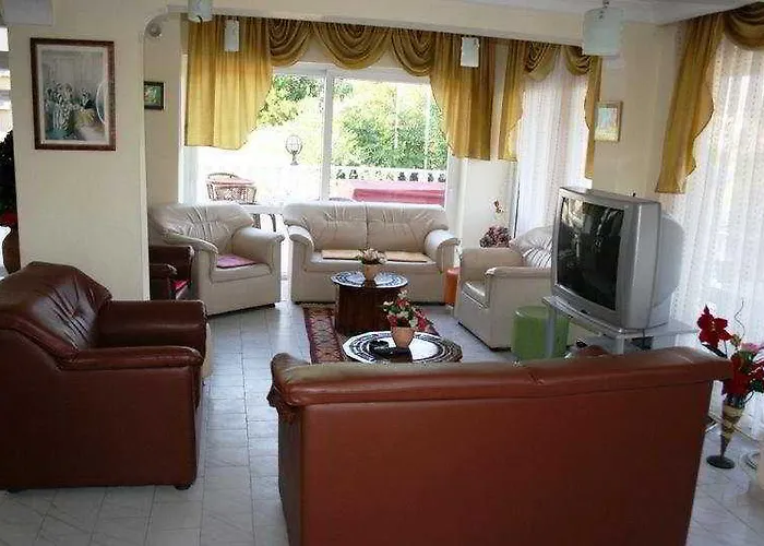 Kemalbutik ホテル 2*