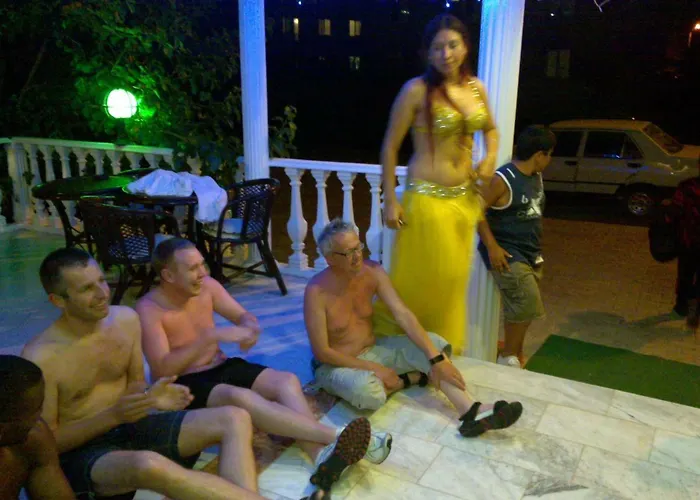 ホテル Kemalbutik 2*